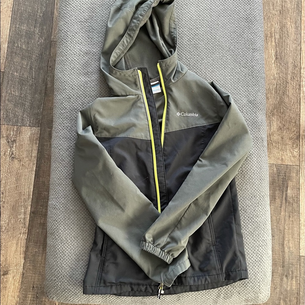 Boys Lightweight Columbia Jacket.